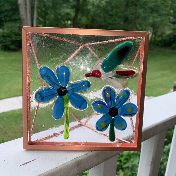 #6341 FUSED GLASS SUN CATCHER  BLUE FLOWERS & HUMMING BIRD GOLD TONE FRAME - Picture 1 of 7